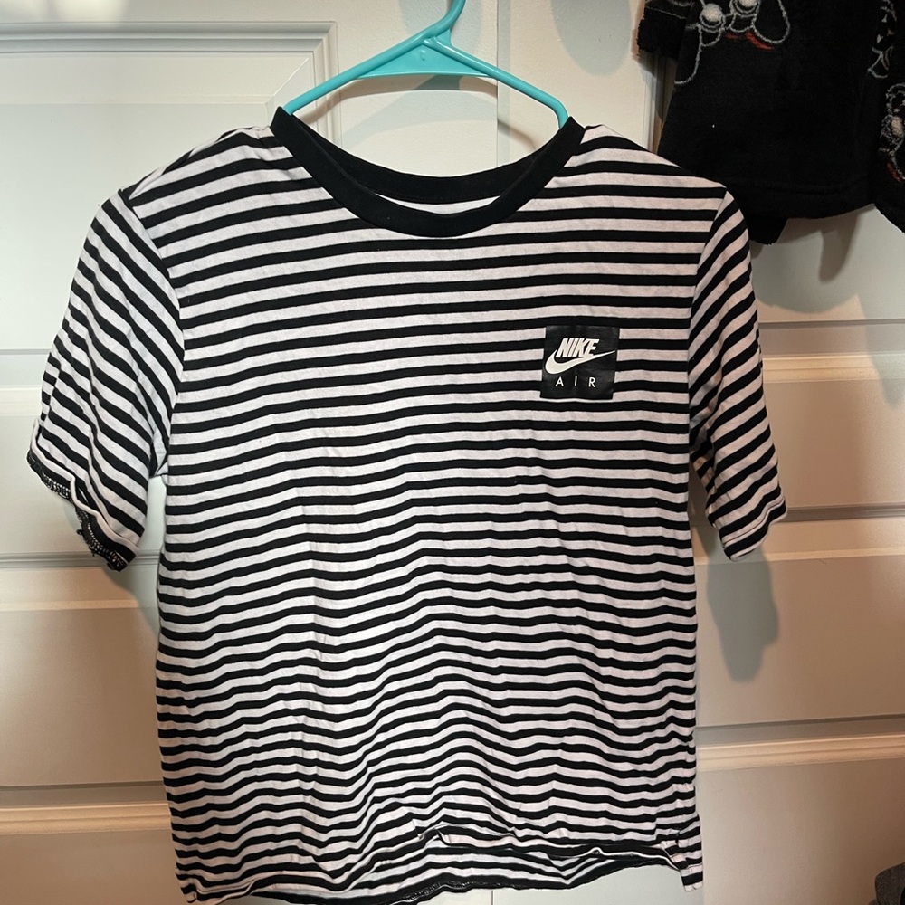 Nike Black and White Striped Short Sleeve Tee